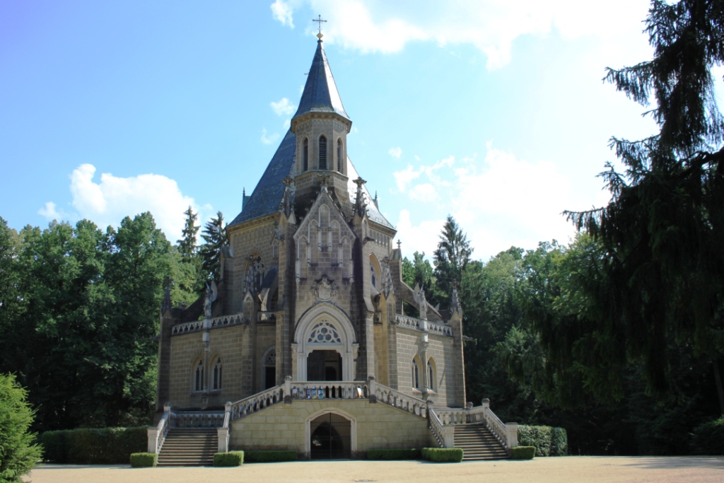 SCHWARZENBERSK HROBKA V TEBONI (NKP)